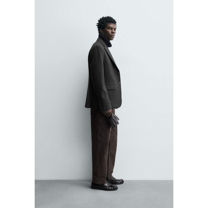 БЛЕЙЗЕР ИЗ РЕЛЬЕФНОЙ ТКАНИ В ЕЛОЧКУ