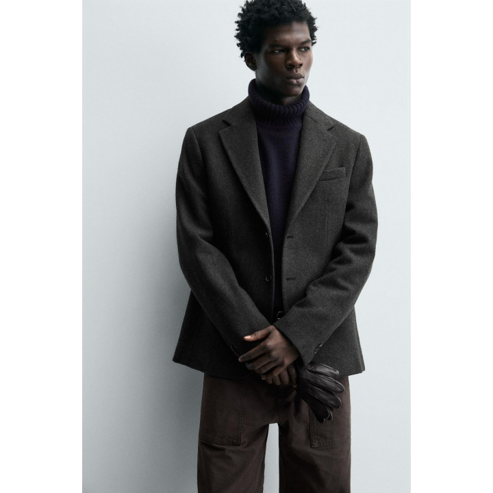 БЛЕЙЗЕР ИЗ РЕЛЬЕФНОЙ ТКАНИ В ЕЛОЧКУ