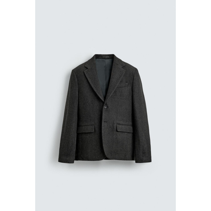 БЛЕЙЗЕР ИЗ РЕЛЬЕФНОЙ ТКАНИ В ЕЛОЧКУ