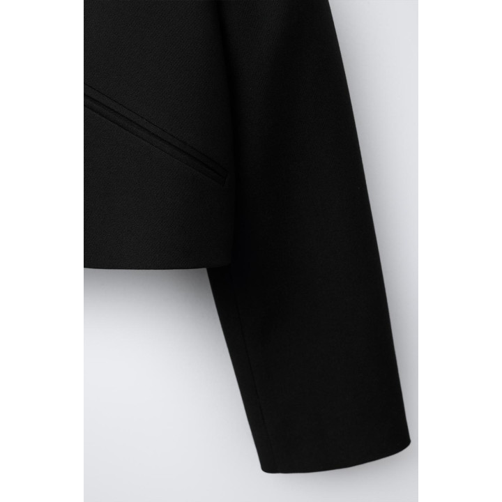 УКОРОЧЕННЫЙ БЛЕЙЗЕР