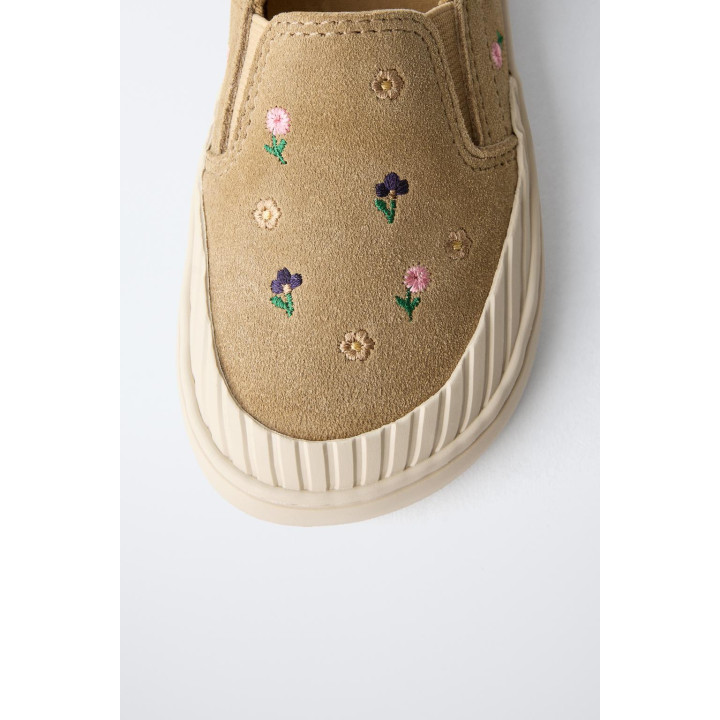 КОЖАНЫЕ КРОССОВКИ С ЦВЕТАМИ