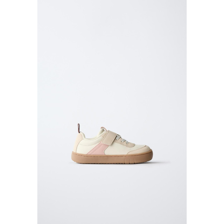 Кроссовки без каблука