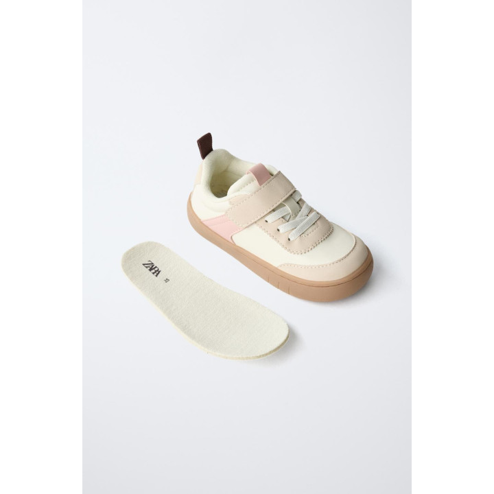 Кроссовки без каблука