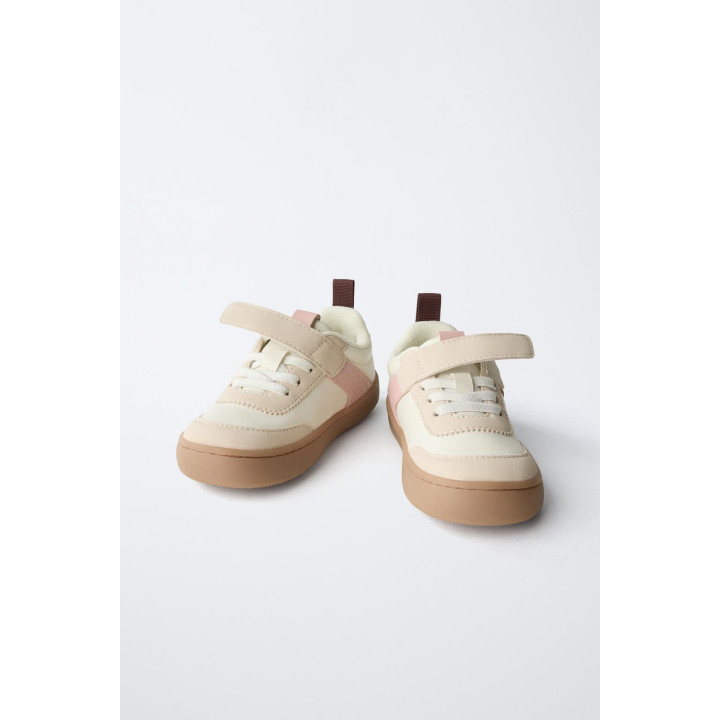 Кроссовки без каблука