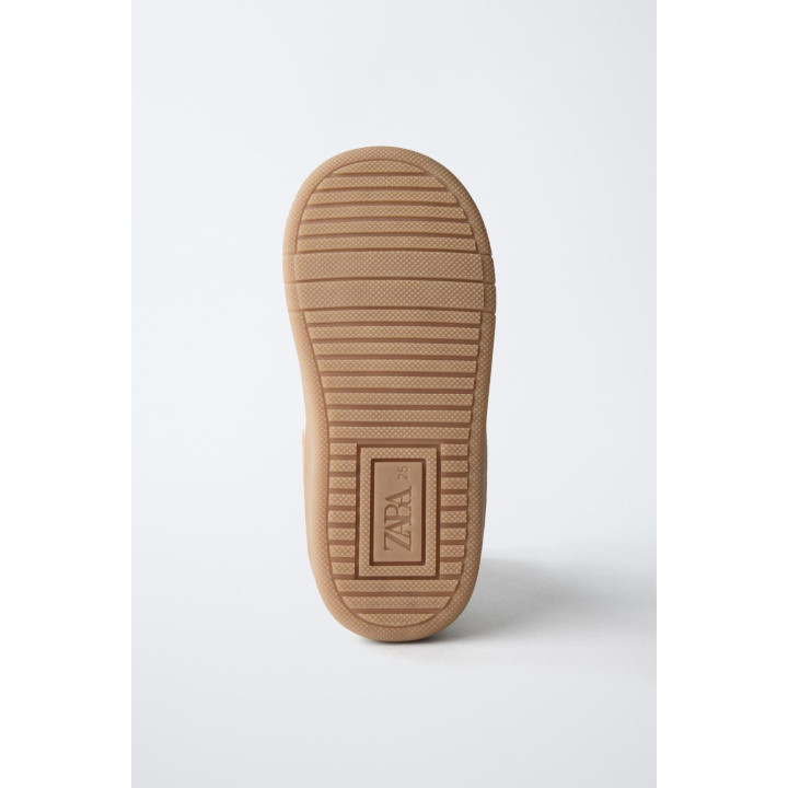 Кроссовки без каблука