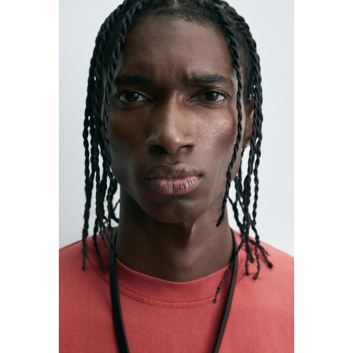 ФУТБОЛКА BOXY FIT С ЭФФЕКТОМ ПОТЕРТОСТИ ИЗ ЛЕГКОЙ ТКАНИ