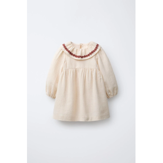 ПЛАТЬЕ С РЕЛЬЕФОМ И ВЫШИТЫМИ ЦВЕТАМИ