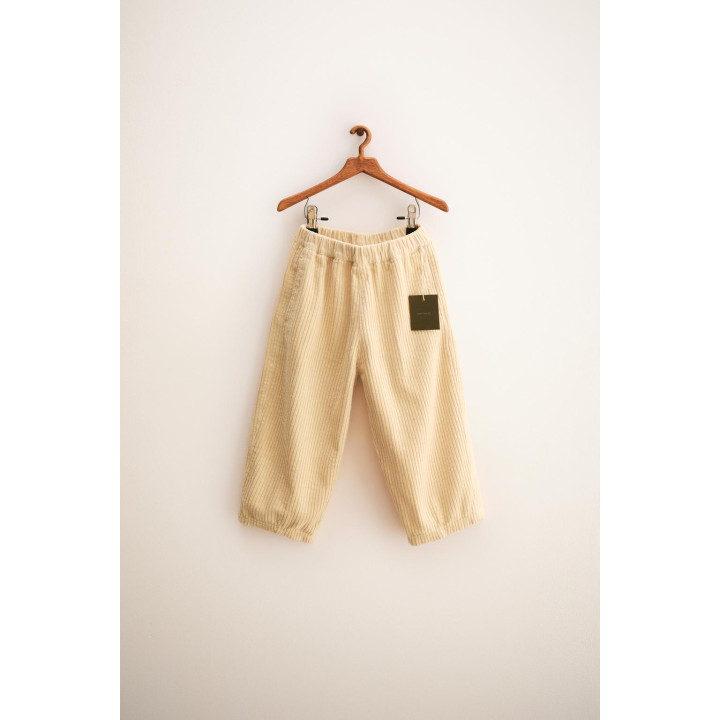 Брюки из вельвета с широкими штанинами