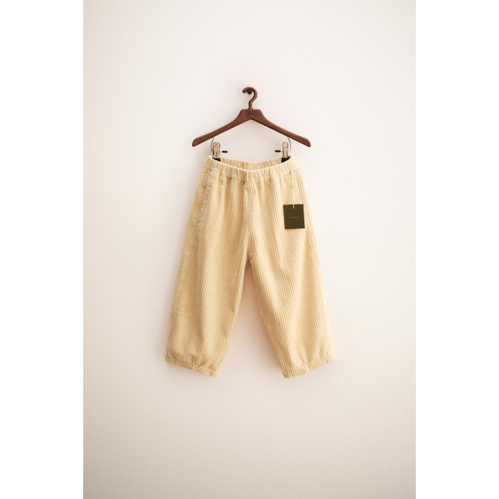 Брюки из вельвета с широкими штанинами