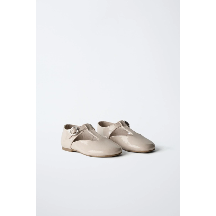 ЛАКИРОВАННЫЕ ТУФЛИ-БАЛЕТКИ С ПЕРЕПОНКОЙ