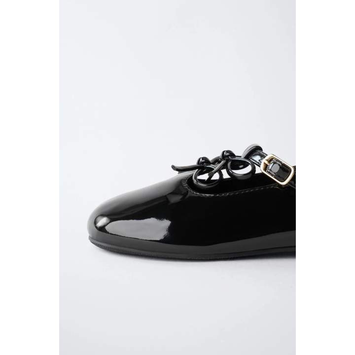 БАЛЕТКИ ЛАКИРОВАННЫЕ С БАНТАМИ