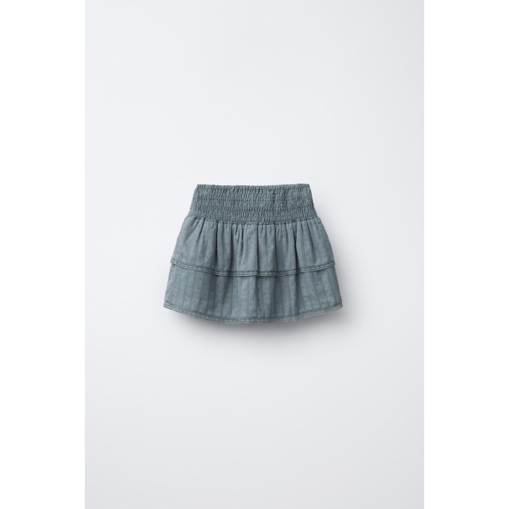 Юбка-шорты с оборками и кружевными вставками