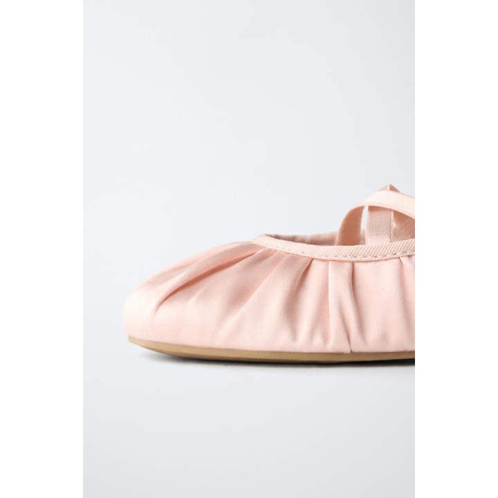 БАЛЕТКИ С ДЕТАЛЬЮ