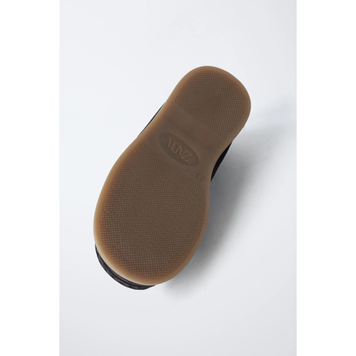 КОЖАНЫЕ МОКАСИНЫ С ОТДЕЛКОЙ