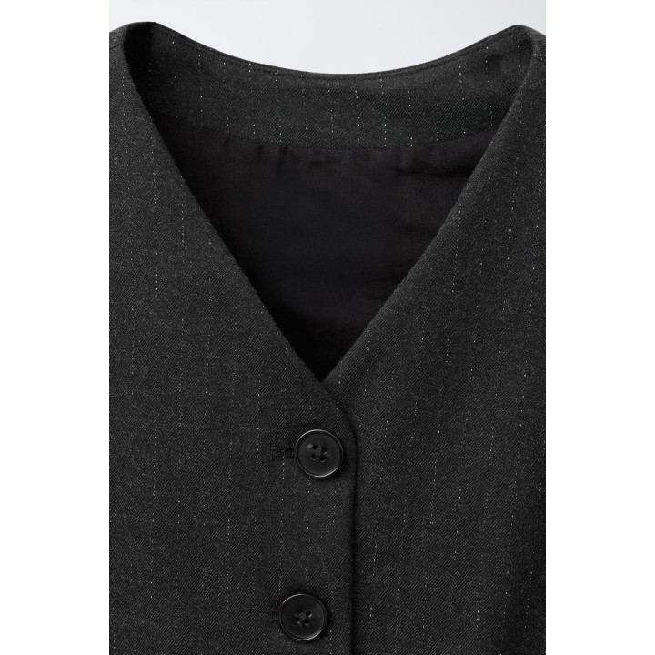 ЖИЛЕТ В ТОНКУЮ ПОЛОСКУ С БЛЕСТКАМИ