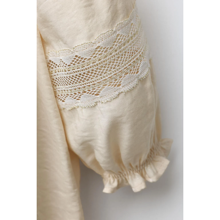 Платье из сатина с вышивкой