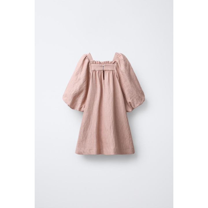 Платье с блестками и бантами