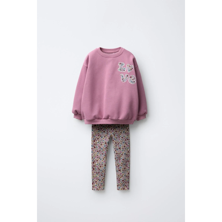 ДЖОГГЕРЫ С ТОЛСТОВКОЙ И ЛЕГИНСАМИ В РУБЧИК С ЦВЕТАМИ