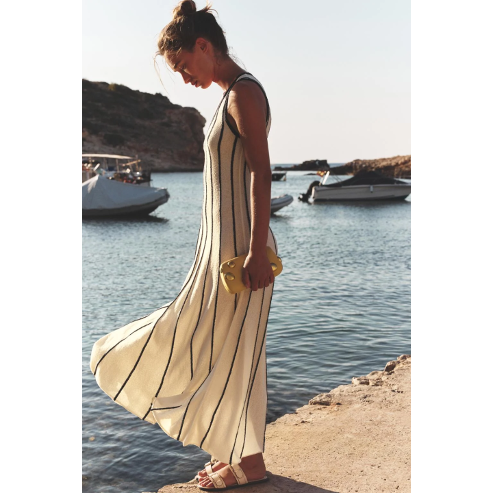 КЛАТЧ С МЕТАЛЛИЧЕСКИМИ АППЛИКАЦИЯМИ