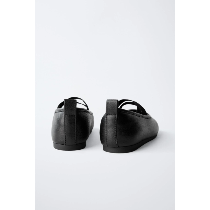 Кожаные школьные балетки