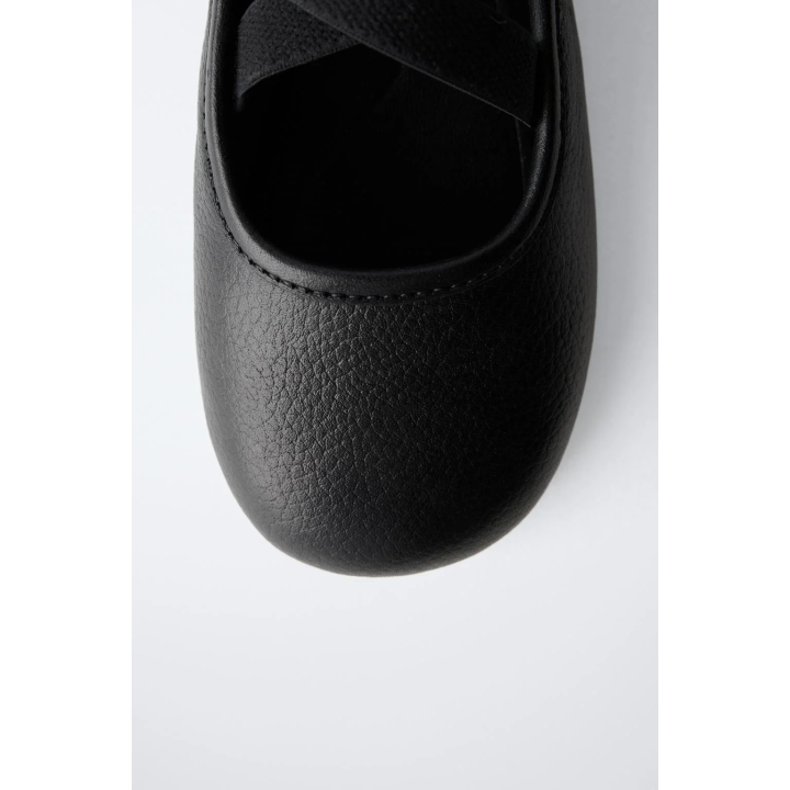 Кожаные школьные балетки