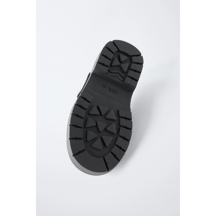 Кожаные школьные туфли