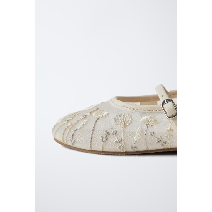 Туфли балетки с вышивкой