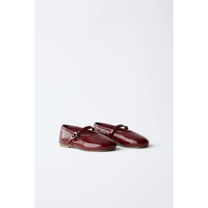 ЛАКИРОВАННЫЕ БАЛЕТКИ