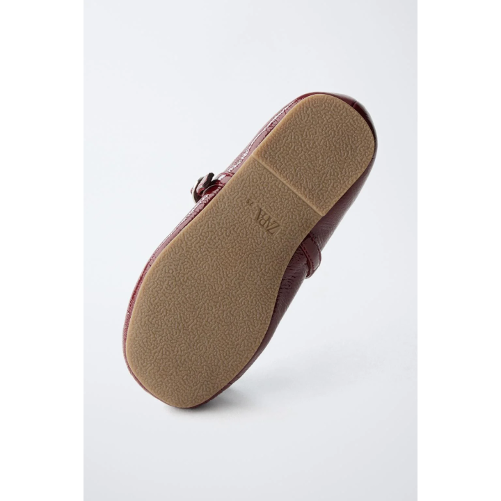 ЛАКИРОВАННЫЕ БАЛЕТКИ