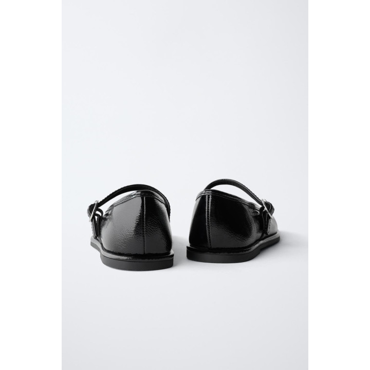 ЛАКИРОВАННЫЕ БАЛЕТКИ