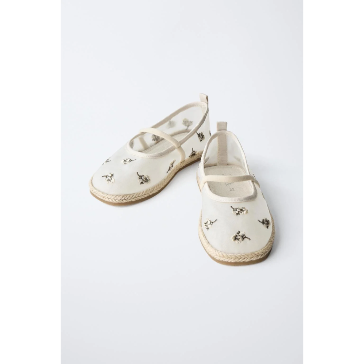 Туфли-балетки с вышивкой из джута