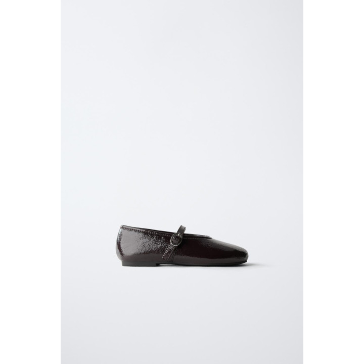 Туфли на балетках с пряжкой