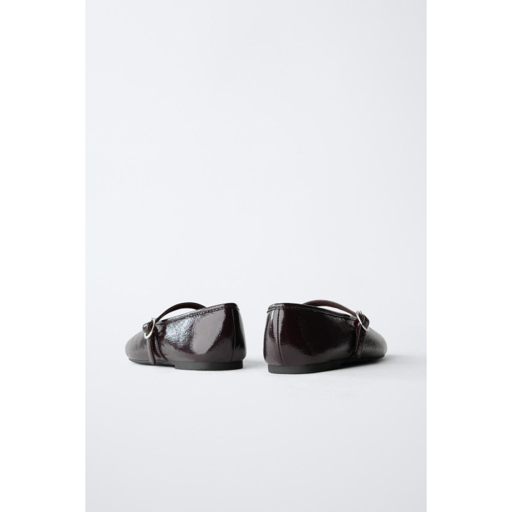 Туфли на балетках с пряжкой