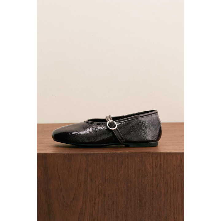 Туфли на балетках с пряжкой