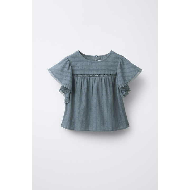 Блузка с оборками из кружева