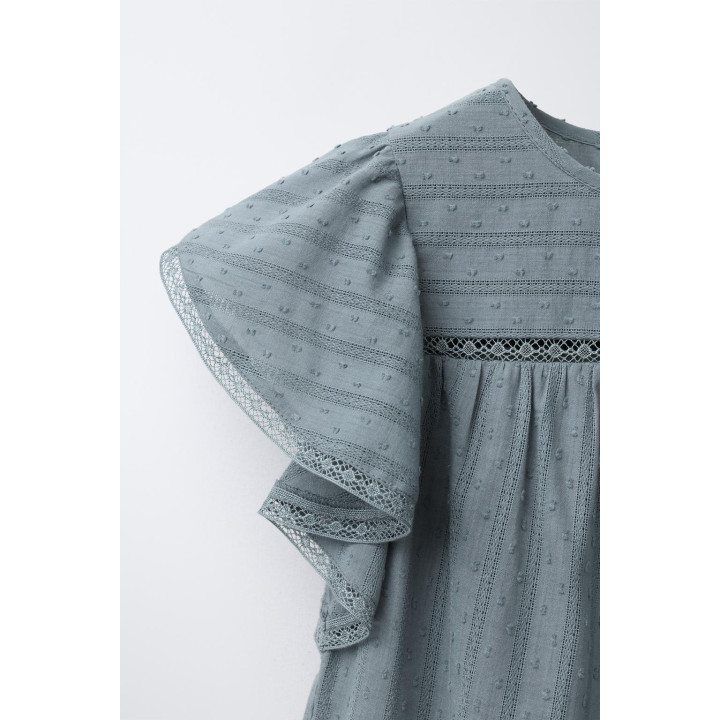 Блузка с оборками из кружева