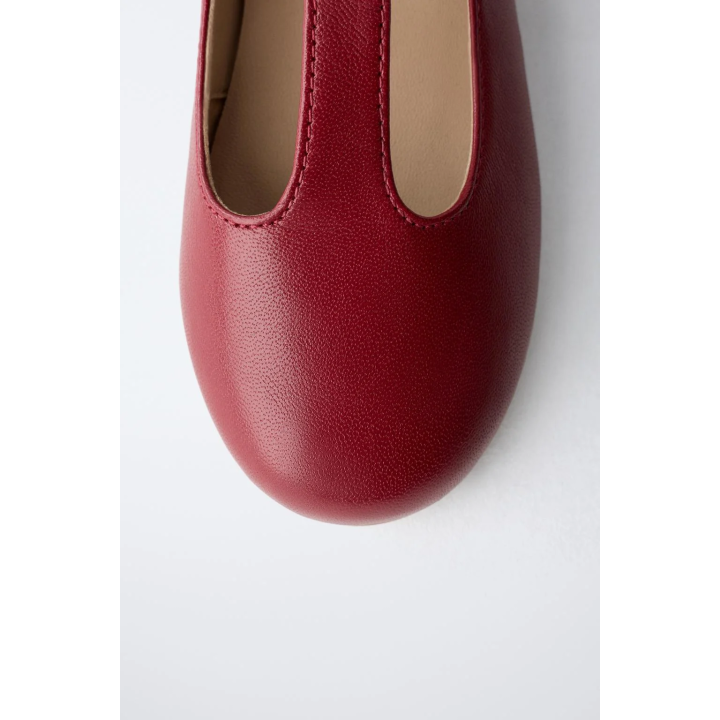 Туфли-балетки на t-образной застежке limited edition из кожи