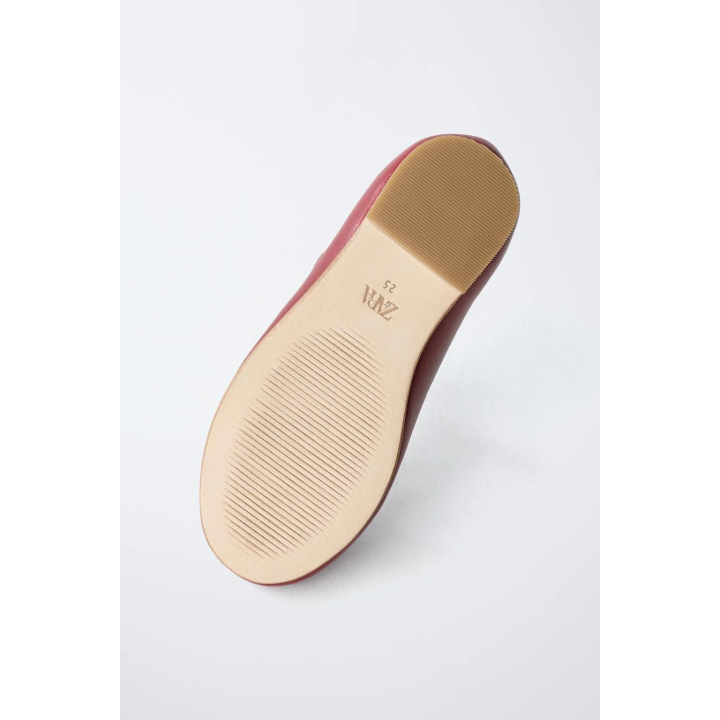 Туфли-балетки на t-образной застежке limited edition из кожи