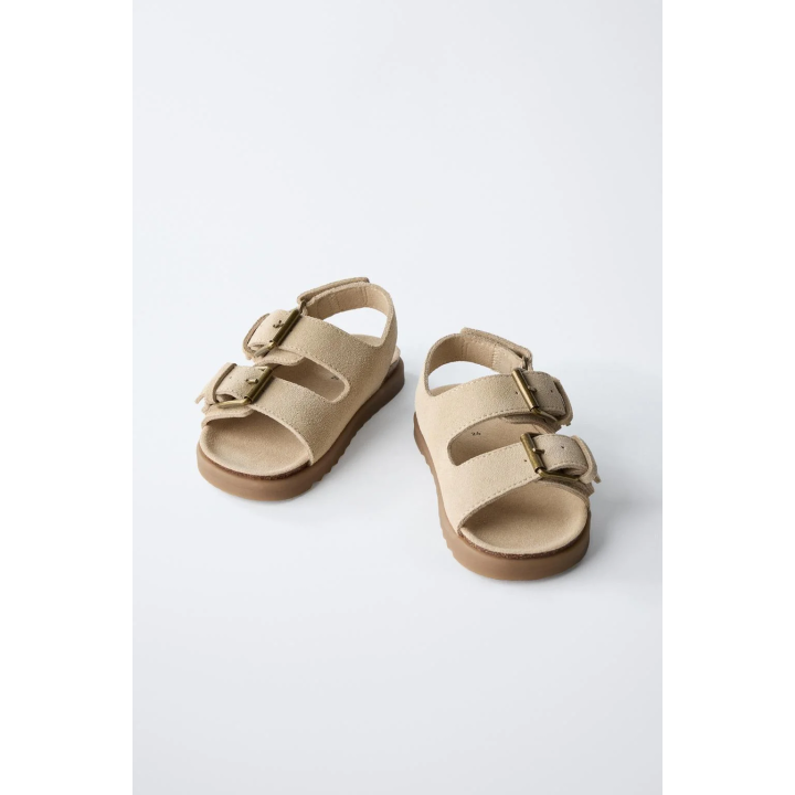 КОЖАНЫЕ САНДАЛИИ С ПРЯЖКАМИ