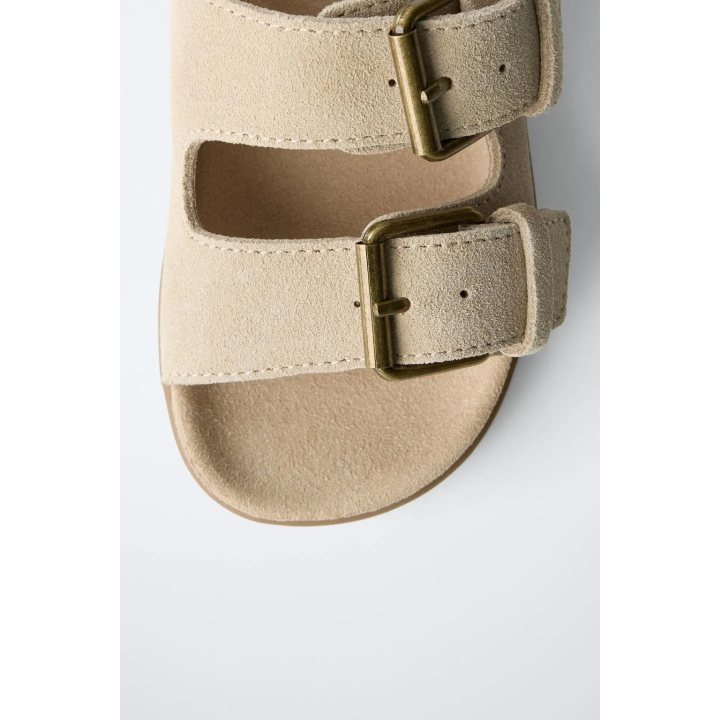 КОЖАНЫЕ САНДАЛИИ С ПРЯЖКАМИ