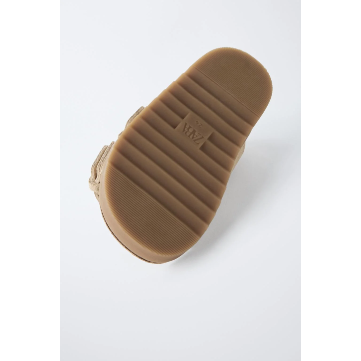 КОЖАНЫЕ САНДАЛИИ С ПРЯЖКАМИ