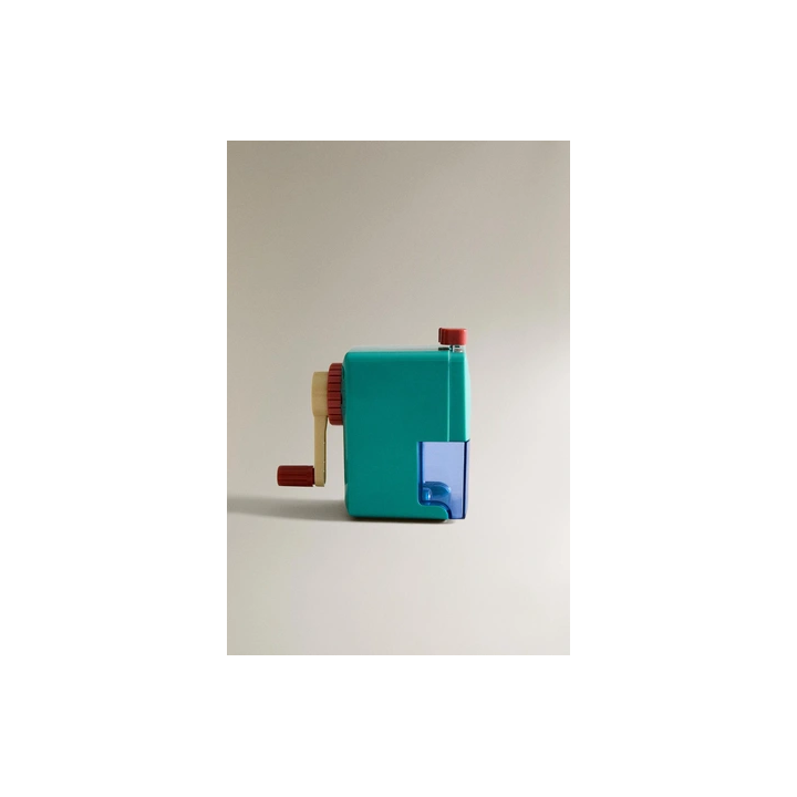 CHILDREN'S TABLE PENCIL SHARPENER WITH HANDLE