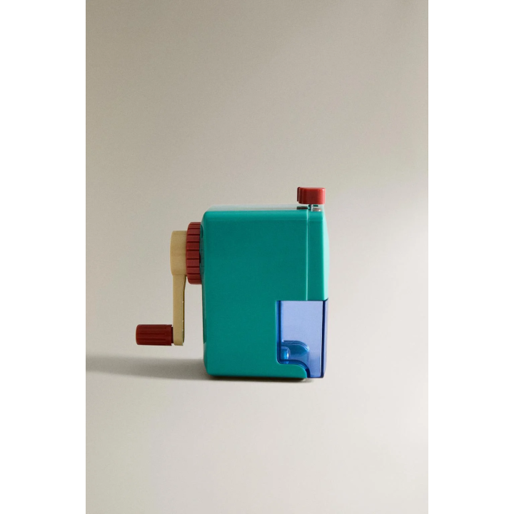 CHILDREN'S TABLE PENCIL SHARPENER WITH HANDLE