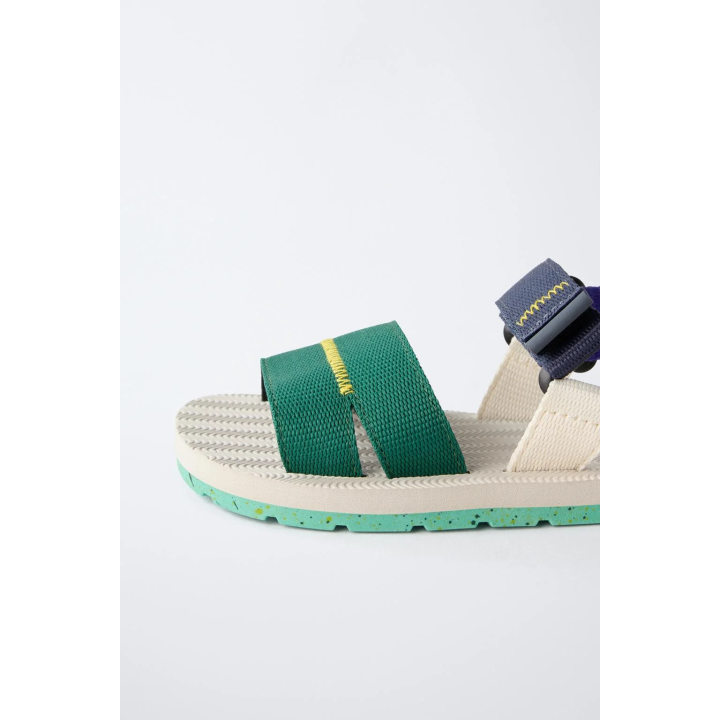 ТЕХНОЛОГИЧНЫЕ ЦВЕТНЫЕ САНДАЛИИ