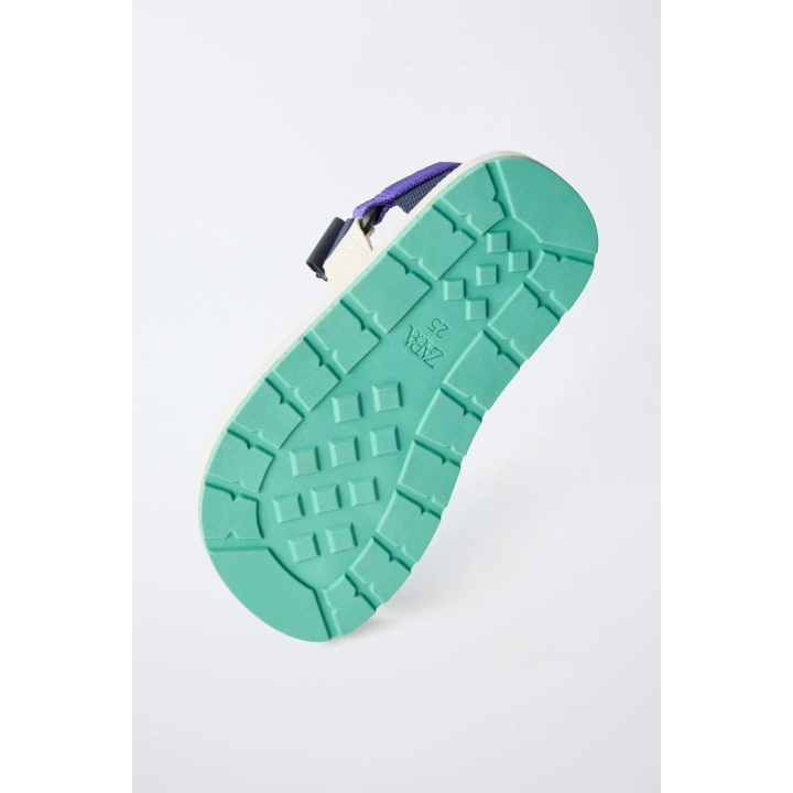 ТЕХНОЛОГИЧНЫЕ ЦВЕТНЫЕ САНДАЛИИ