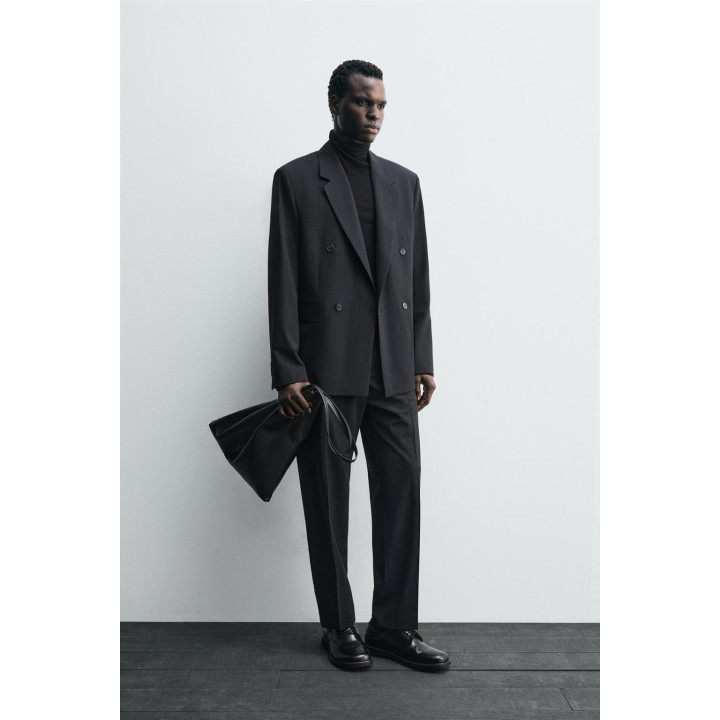 ДВУБОРТНЫЙ КОСТЮМНЫЙ БЛЕЙЗЕР В ТОНКУЮ ПОЛОСКУ