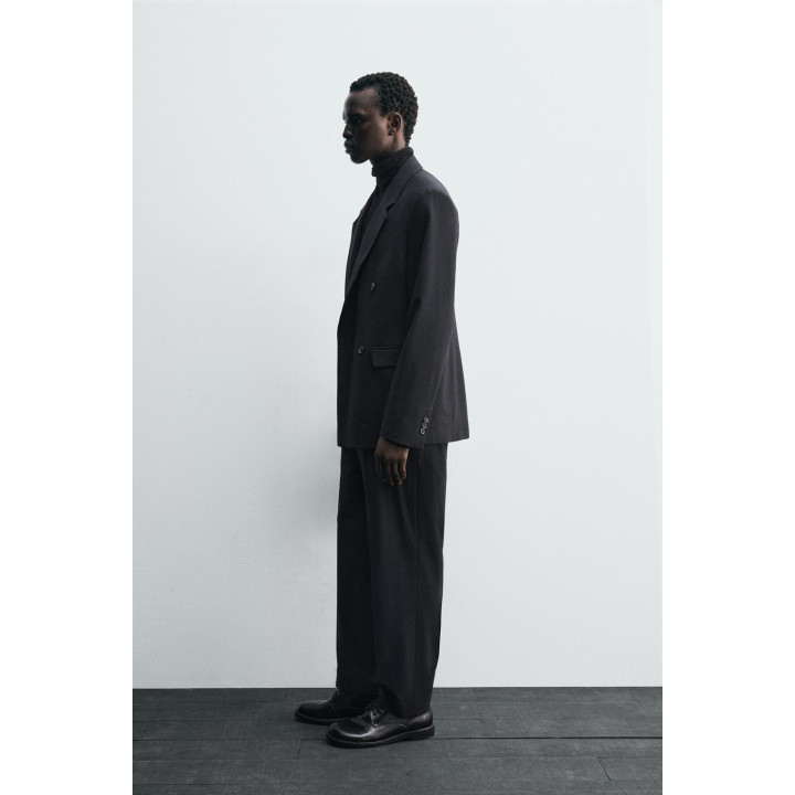 ДВУБОРТНЫЙ КОСТЮМНЫЙ БЛЕЙЗЕР В ТОНКУЮ ПОЛОСКУ