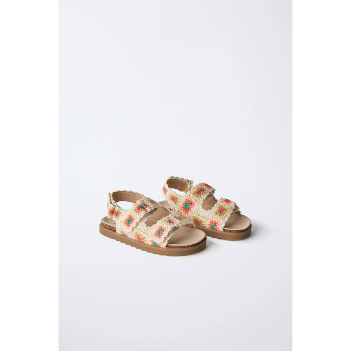 САНДАЛИИ С КРУЖЕВОМ КРОШЕ