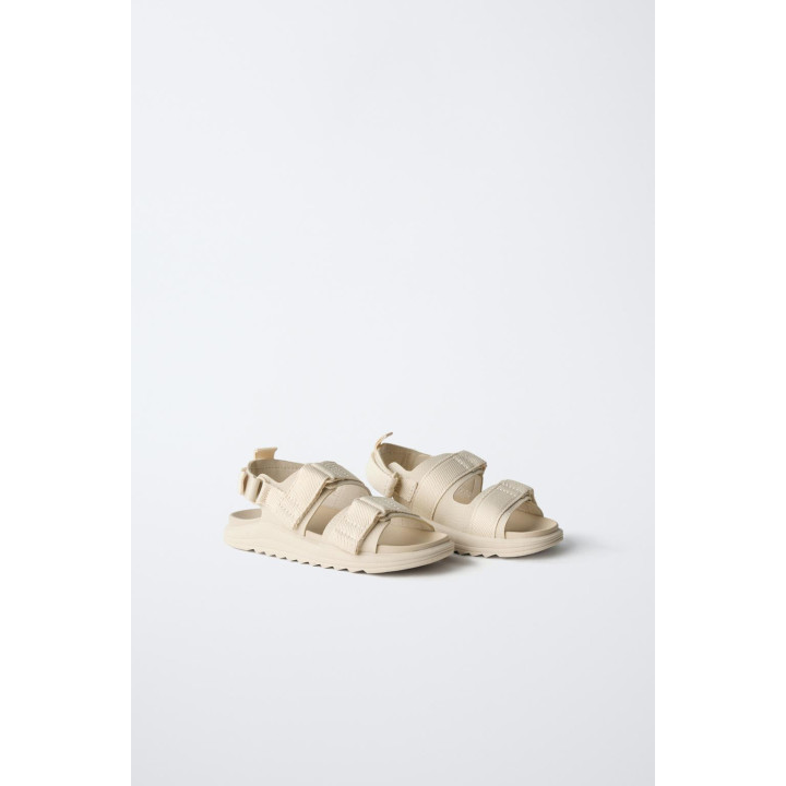 САНДАЛИИ С РЕМЕШКАМИ