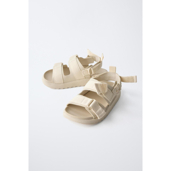 САНДАЛИИ С РЕМЕШКАМИ